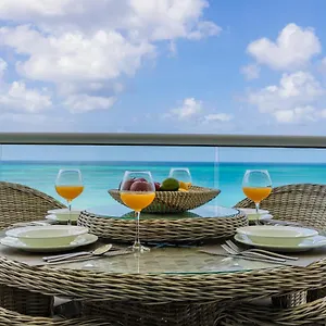 Azure Beach Residences Apartamento